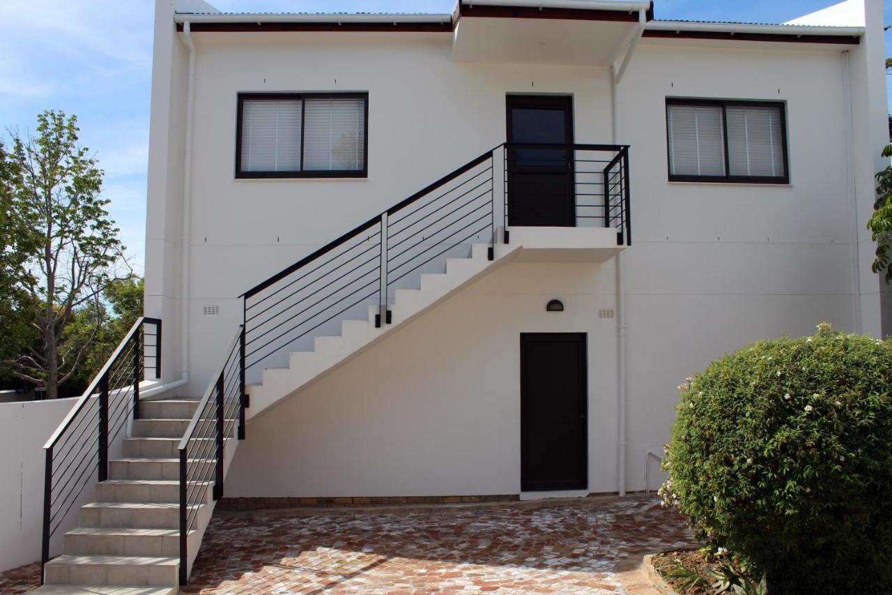 16 Rhodes-North Self Catering Apartment & Studio Stellenbosch Exterior photo